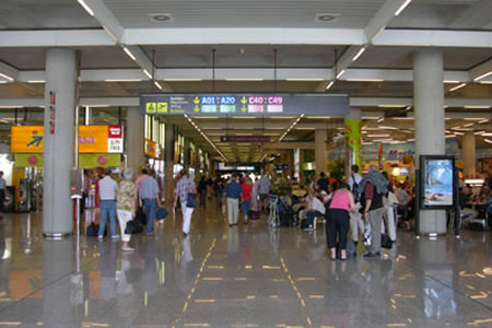 Zonas comerciales del aeropuerto de Ibiza