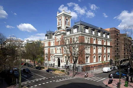 Biblioteca del Instituto internacional – Instituto americano en Madrid, C/ Miguel Ángel, 8